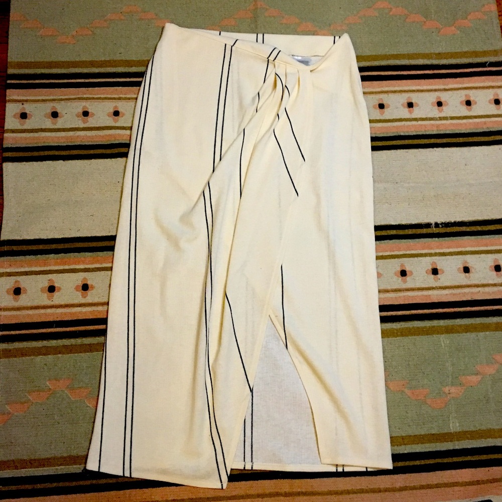 H&M midi faux wrap skirt cream with black pin stripes high slit